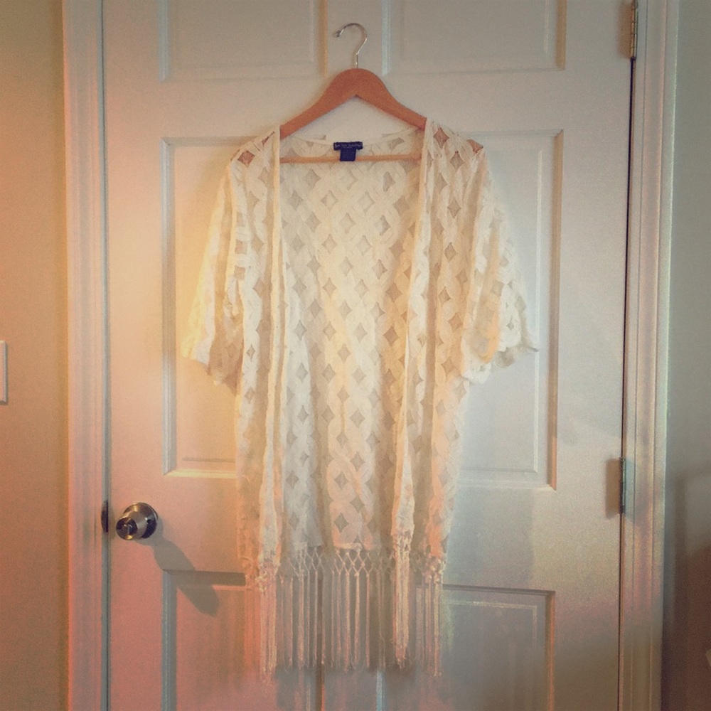 White lace/fringey cover